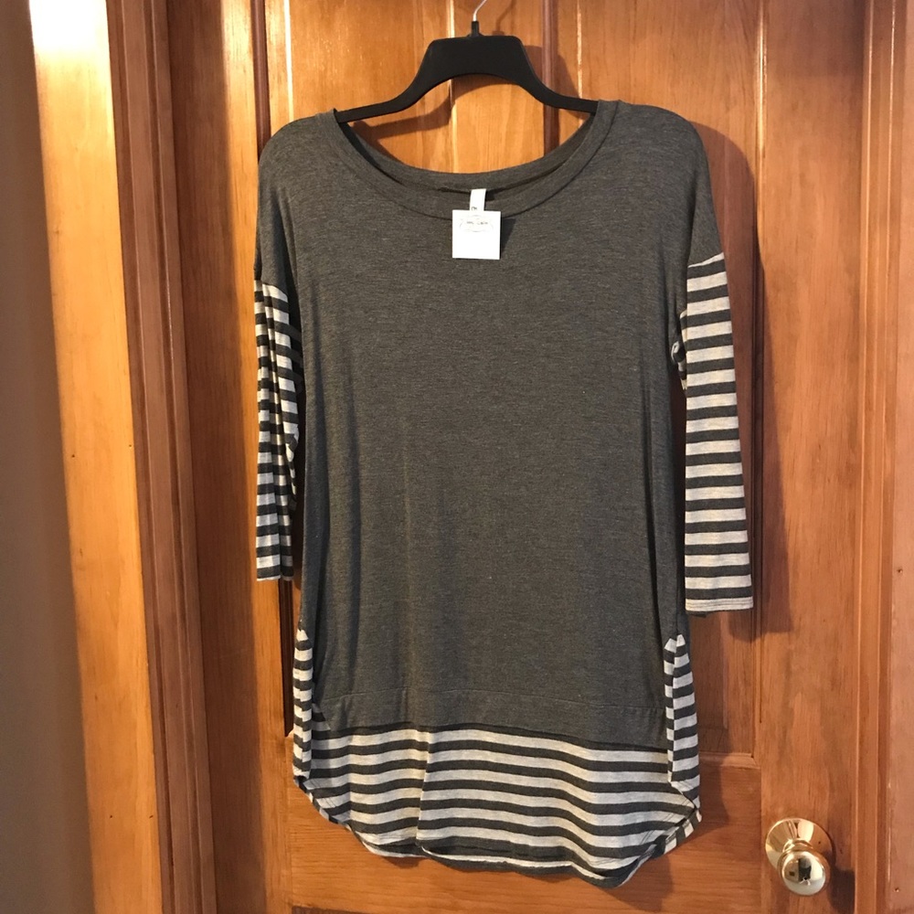 Emerald, Jenny Boston, Gray striped tunic, small
